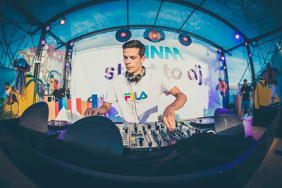 Feel-X & Friends